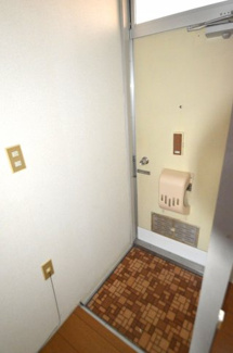 【玄関】 | ピースコート泉が丘C