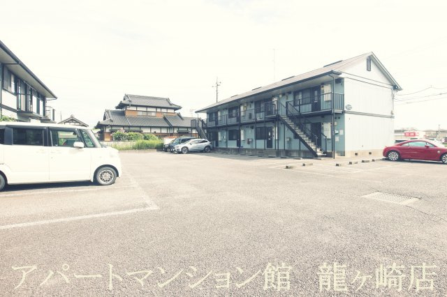 シェリールアタゴⅡの駐車場