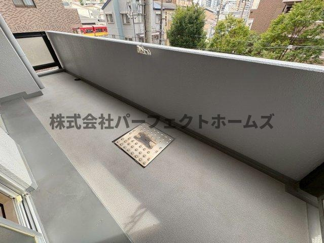 グランドヴィラ香里のバルコニー|お洗濯にも便利なバルコニー付き