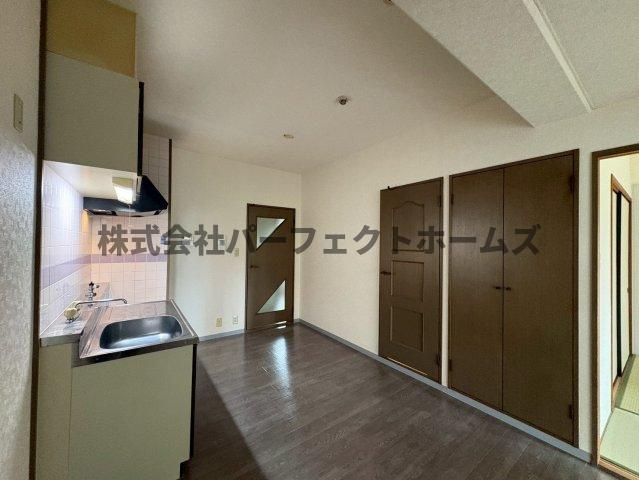 グランドヴィラ香里の居間・リビング|リビングです