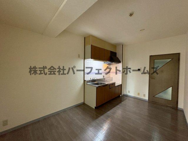 グランドヴィラ香里の居間・リビング|リビングです