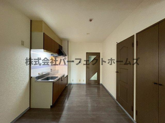 グランドヴィラ香里の居間・リビング|使いやすいリビングです