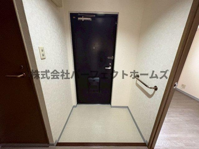 グランドヴィラ香里の玄関|明るい玄関です