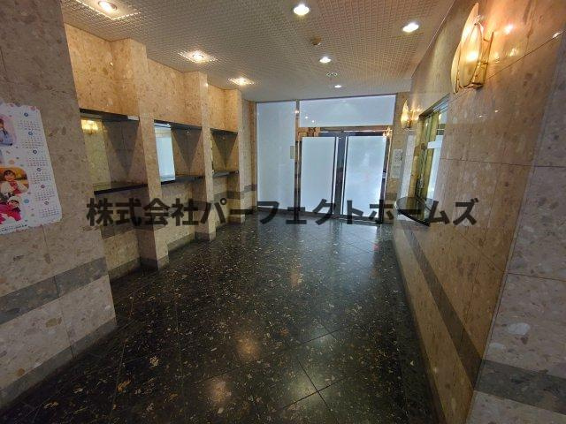 グランドヴィラ香里のロビー|ゆとりのあるロビーです