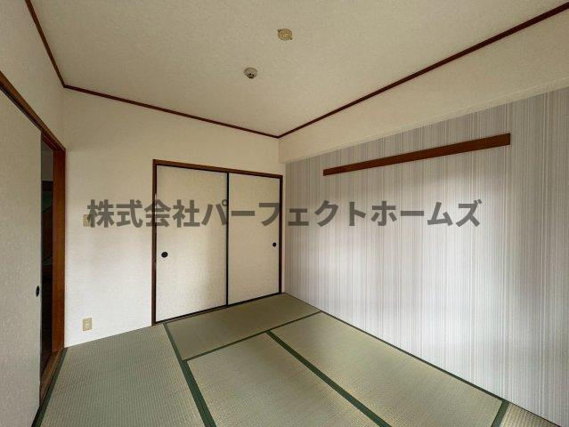 グランドヴィラ香里の和室|日本らしい落ち着いた雰囲気の和室です