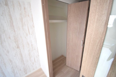 【収納】 | ワールドアイ神戸湊町 | 便利な収納スペースです