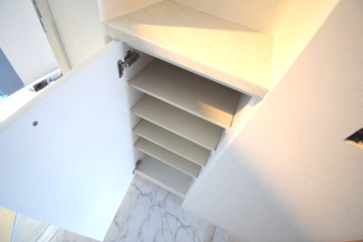 【収納】 | ワールドアイ神戸湊町 | シューズボックス