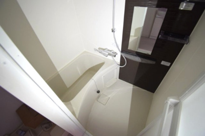 【浴室】 | ワールドアイ神戸湊町 | 日々の疲れを癒すお風呂付です