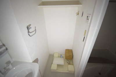 【内装】 | ワールドアイ神戸湊町 | 洗濯機置場