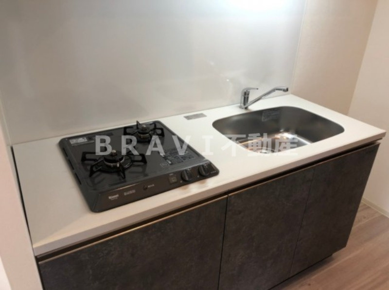 シーズンフラッツ阿波座 BRAVI不動産のキッチン|【シーズンフラッツ阿波座】天然大理石の天板