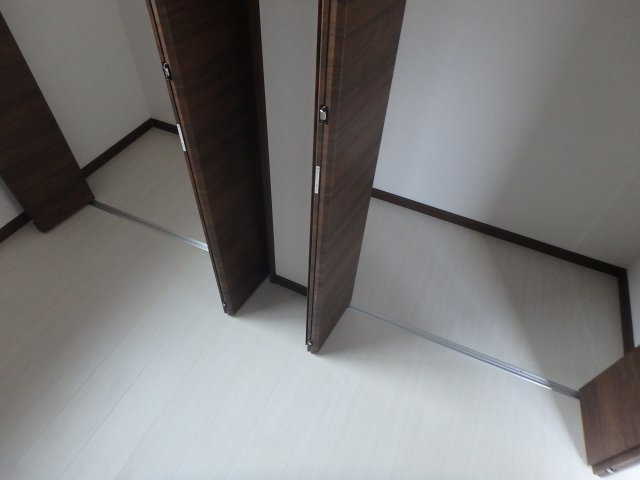 クリスタル花園の収納