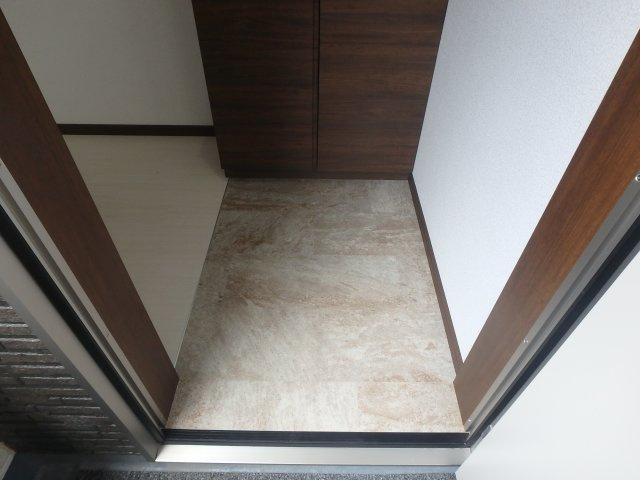 クリスタル花園の玄関