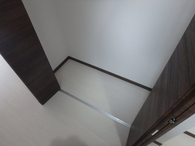 クリスタル花園の収納