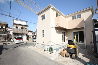 【前面道路含む現地写真】