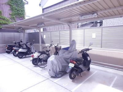 プレサンス京都四条烏丸響の駐車場|駐輪場