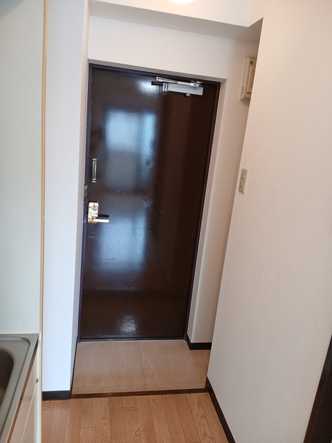 戸田市本町４丁目の賃貸マンションの玄関