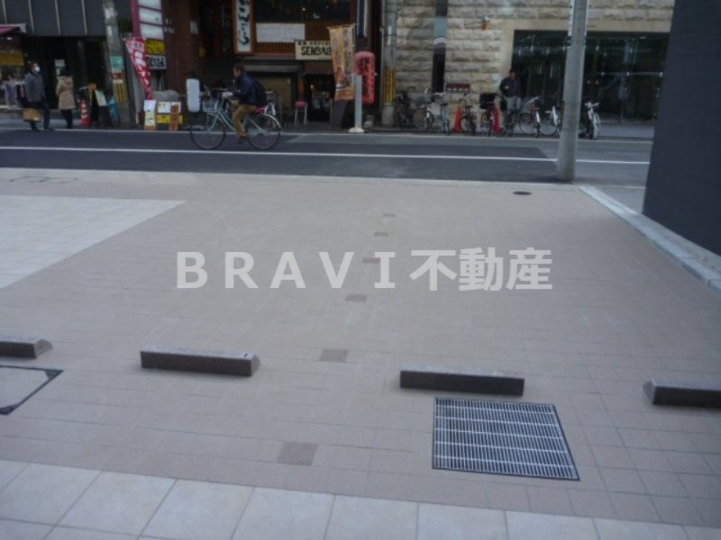 アーバネックス心斎橋Ⅱ　BRAVI不動産の駐車場|【アーバネックス心斎橋Ⅱ】駐車場に車を止められます
