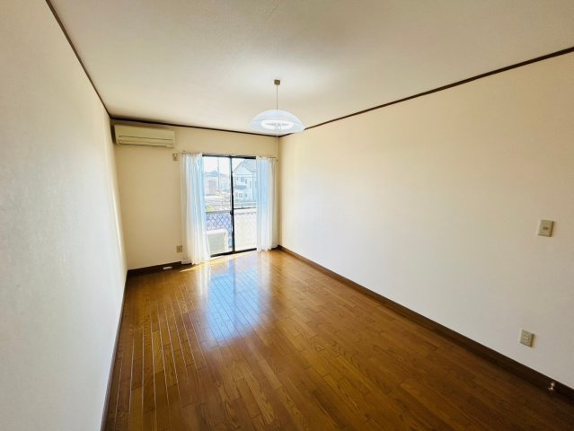【洋室】 | クレッセ小宅