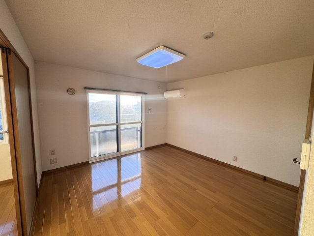 ヒーローマンション・グランブルーの居間・リビング