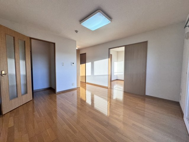 ヒーローマンション・グランブルーの居間・リビング