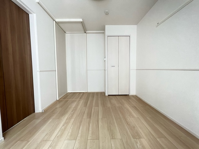 エレガント茱萸木３の洋室