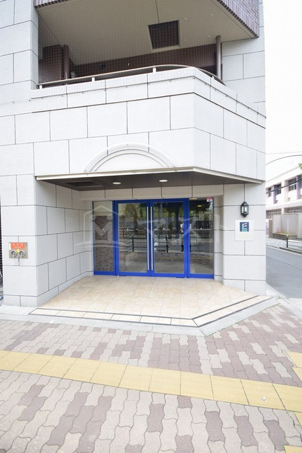 エステムプラザ梅田扇町公園パークランドのエントランス