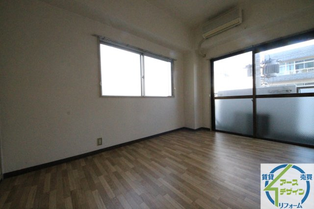 カツノハイツの居間・リビング