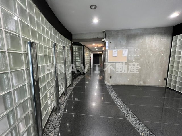 パシフィック天満橋　BRAVI不動産のロビー|【パシフィック天満橋】清潔なロビーです