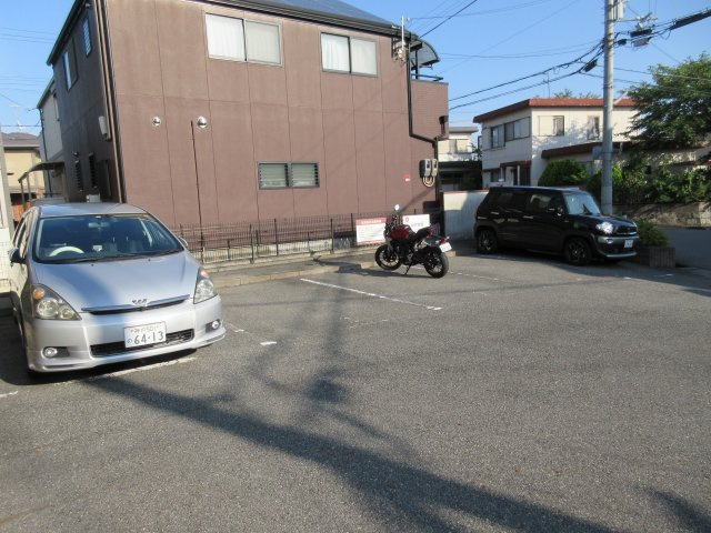 エトワール白水の駐車場
