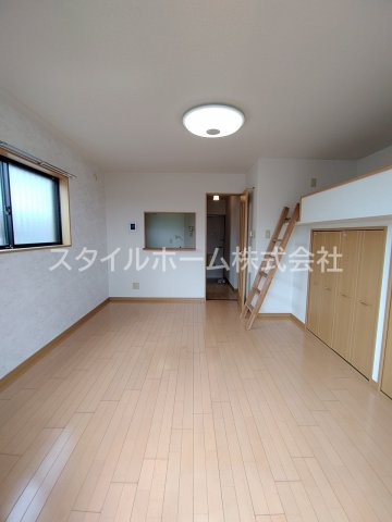 【居間・リビング】 | ピアルーチェ | 別部屋写真です。