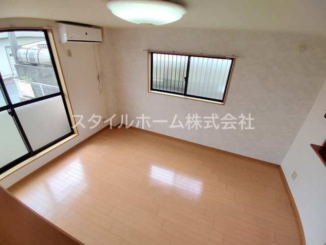 【居間・リビング】 | ピアルーチェ | 別部屋写真です。