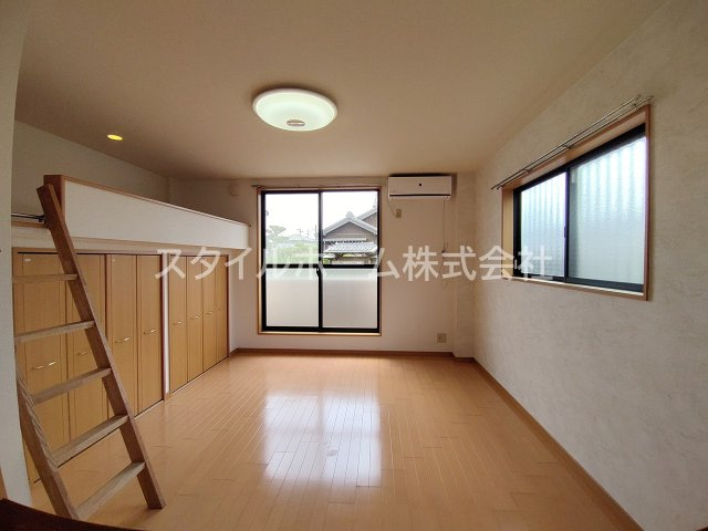 【居間・リビング】 | ピアルーチェ | 別部屋写真です。