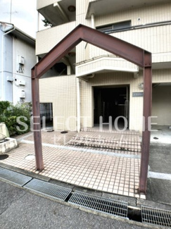 【エントランス】 | 建物の内部です