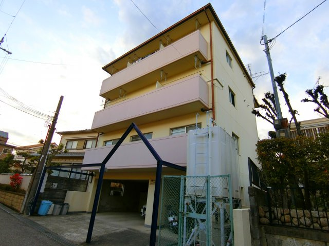 滝野ハイツの外観