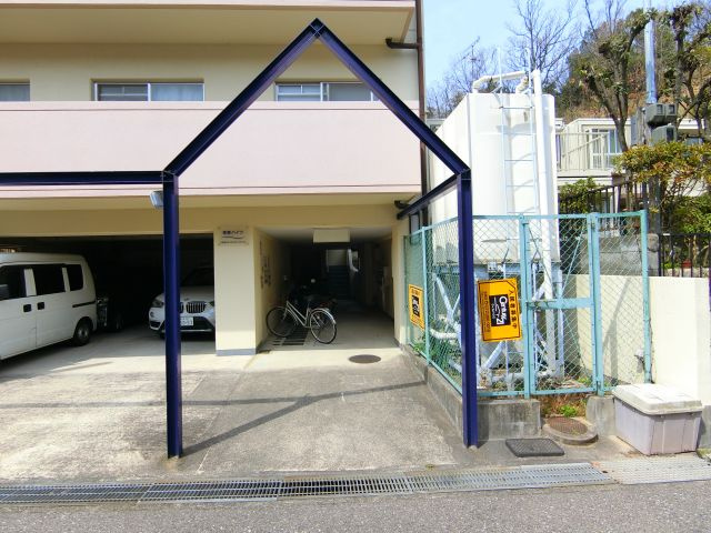 滝野ハイツのエントランス