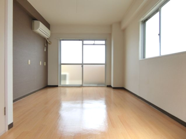 滝野ハイツの居間・リビング