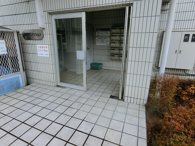 島田第５マンションのエントランス