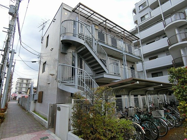 コアクレスト福生の外観