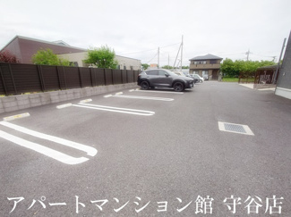 【駐車場】