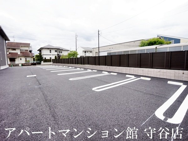 soavino Aの駐車場