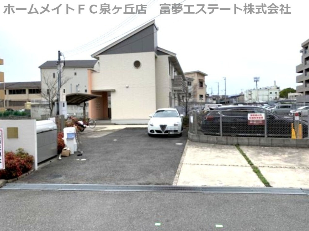 ビアンコフォレスタの駐車場