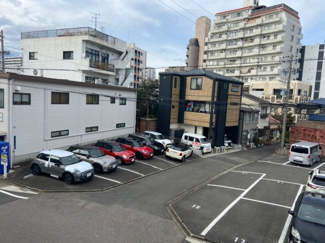 フラワーセンター管理棟ビルの展望