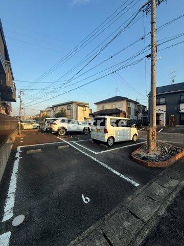セジュール セレスの駐車場