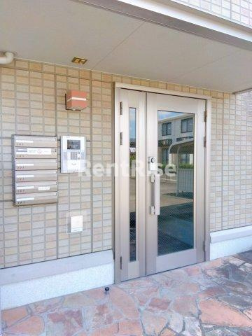 サニーコート Ｂ棟のエントランス