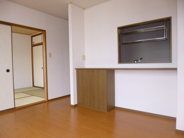 サンハイツ北方Ａ棟の居間・リビング