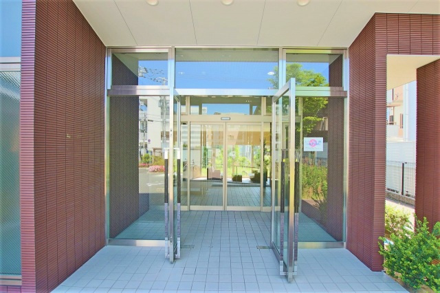 グレイスパルコートのエントランス