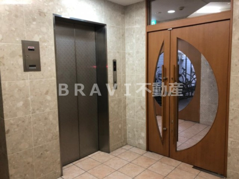 ラムール谷町　BRAVI不動産のエントランス|【ラムール谷町】エントランスです