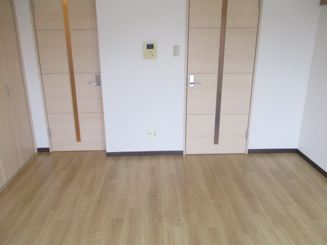 【居間・リビング】 | ステイタスカインド天下茶屋ビル