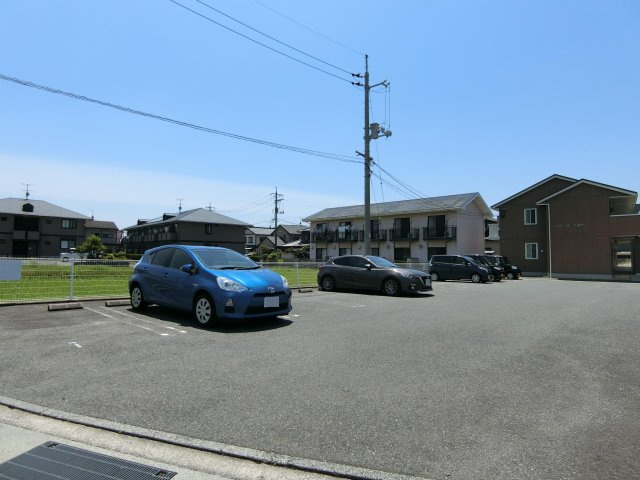 リバーポートSeiの駐車場