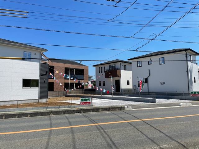 上里町金久保3期（全3棟）1号棟の前面道路含む現地写真|前面道路含む現地写真です